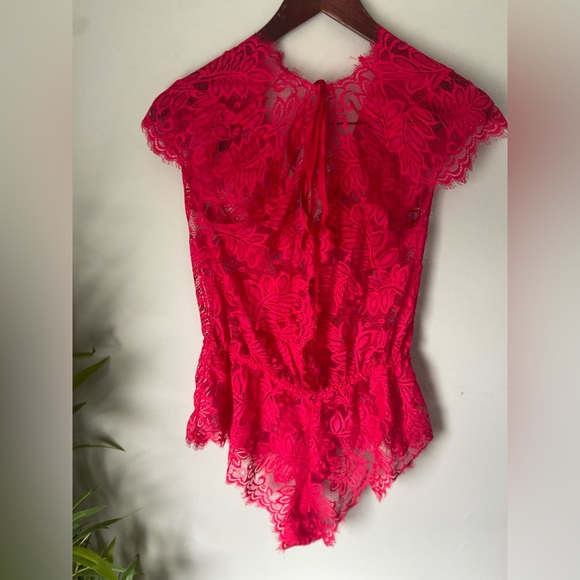 Lace bodysuit - Picture 2 of 3